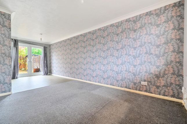 St James Close, West Malling photo 4