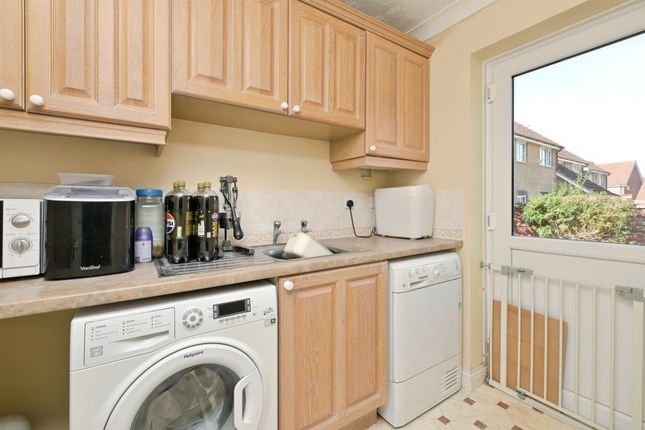 6, Stephenson Close, Peterborough photo 4