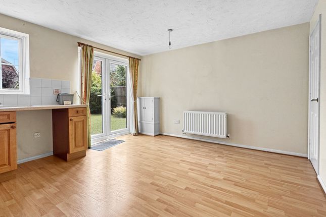 4 Warren Chase, Ipswich photo 5