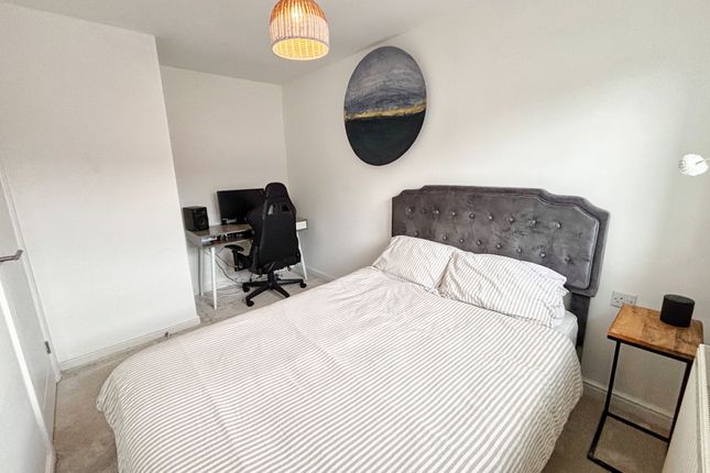 2 Cornelius Close, Bridgend photo 5