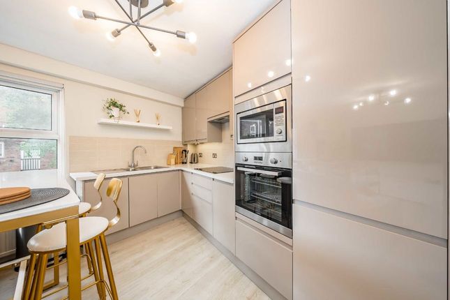 Flat 2, Cervantes Court, Ruston Mews, London photo 3