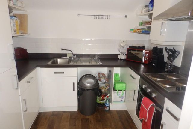 180, Waggon Road, West Yorkshire photo 2