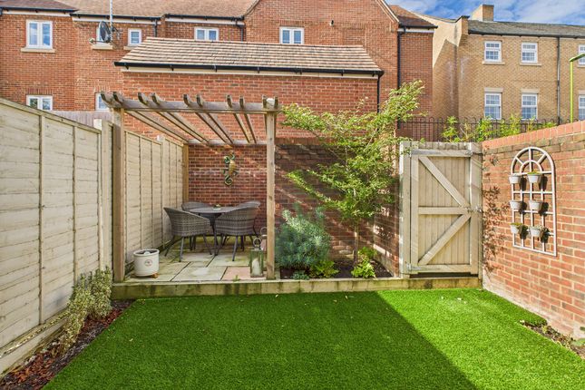 3-bed house on 5, Harrier Close, Hemel Hempstead, £500,000