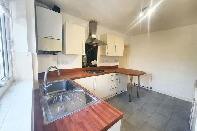 28 High Mead, Harrow photo 2