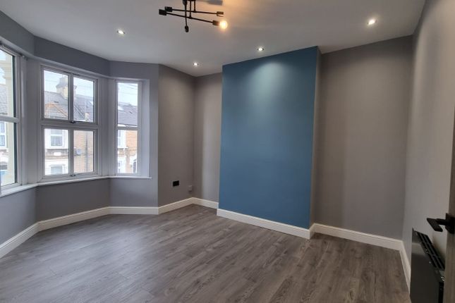 Thumbnail Flat to rent in Ling Road, London