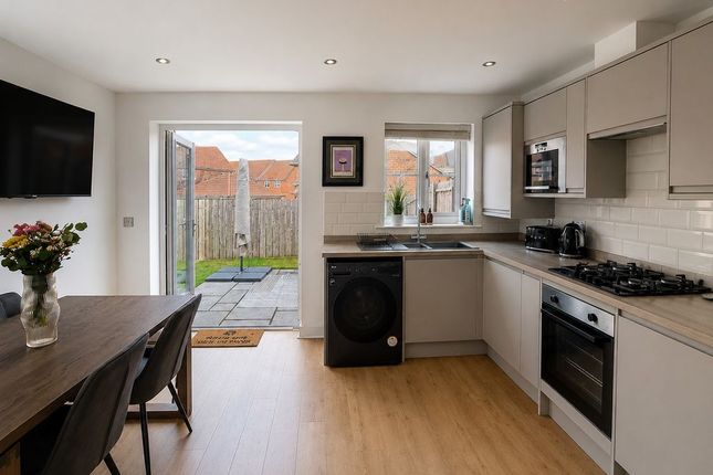 26, Bayfield, Newcastle Upon Tyne photo 2