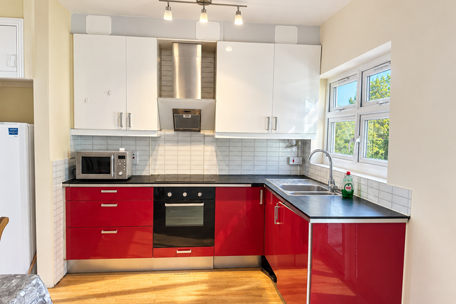 63, Crofts Road, Harrow photo 3