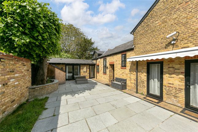 The Coach House, 107, Sherland Road, Twickenham photo 4