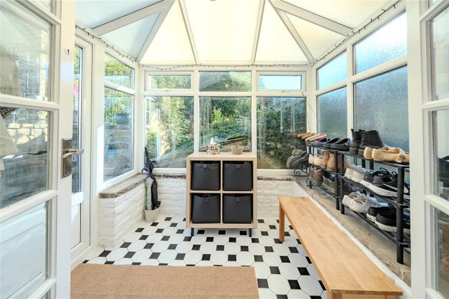 26, Town Lane, West Yorkshire photo 5