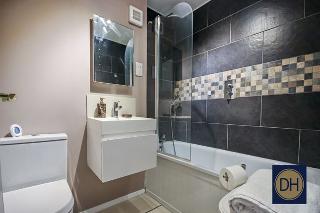 14, Wellington Road, North Weald, Epping photo 5