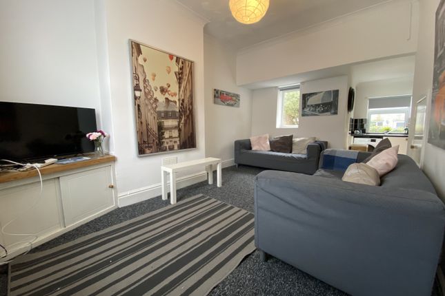 4-bed terraced on 49, Llantrisant Street, Cardiff, £2,240/mo