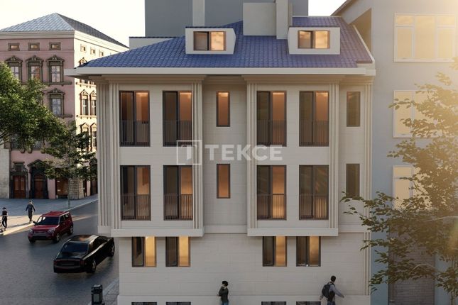 Block of flats for sale in Hırka-i Şerif, Fatih, İstanbul, Türkiye