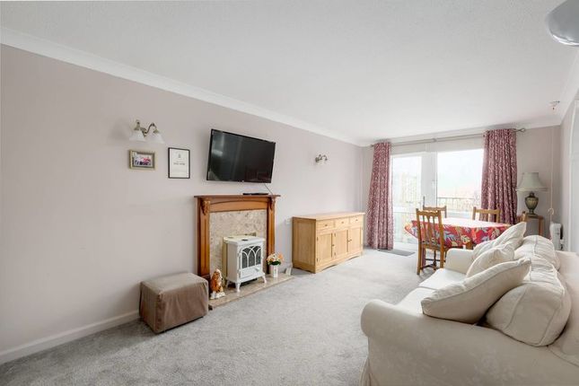 2 Whitestone Court, Innerleithen Road, Peebles photo 2