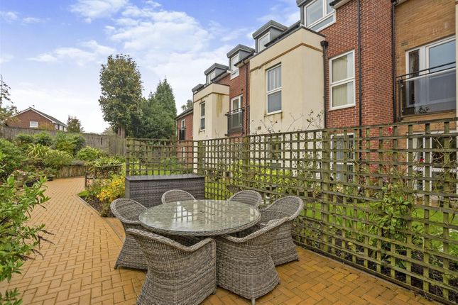 Flat for sale in Alder House, Leighswood Road, Aldridge, Walsall