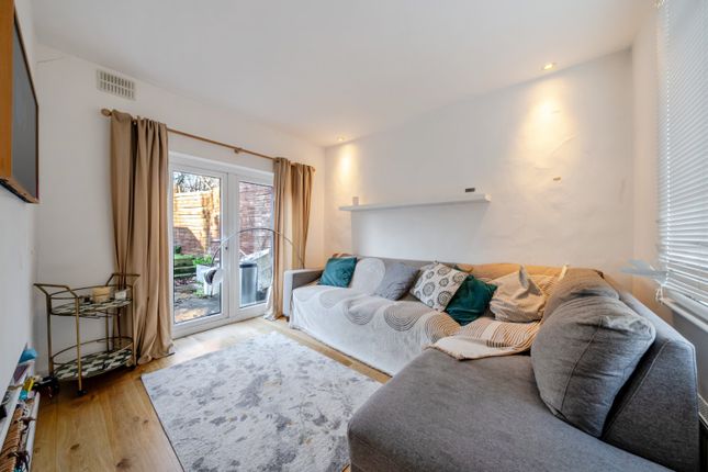 50, Latchmere Road, London photo 3