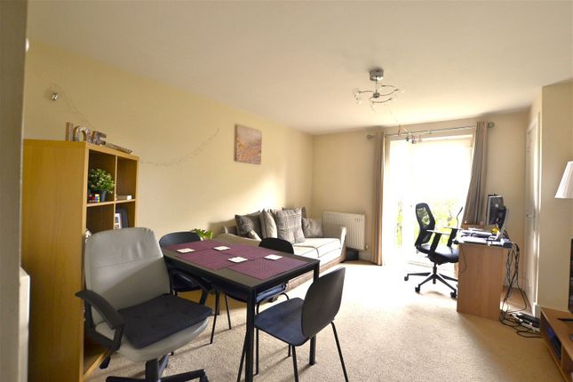 Flat for sale in Suffolk Drive, Gloucester