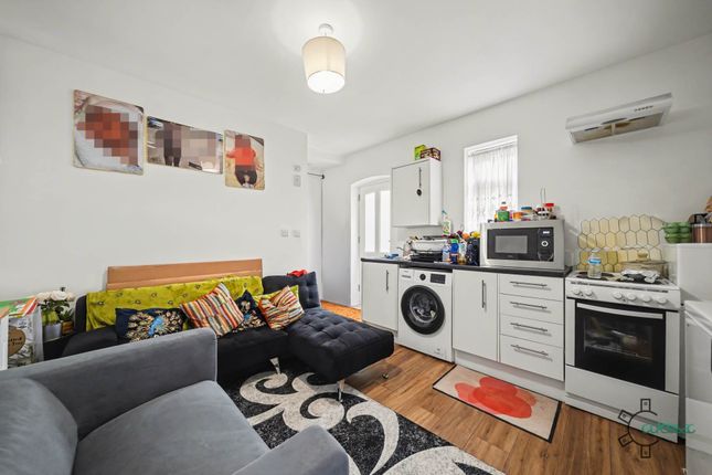 319a, Baker Street, Enfield photo 4