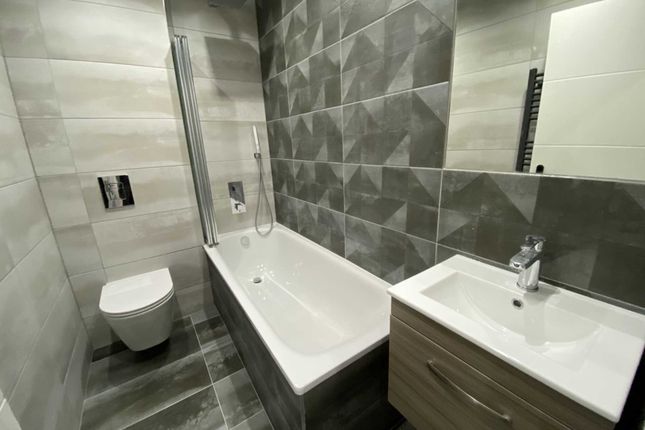 Flat 8 Canary House, Queens Road, Brentwood photo 4