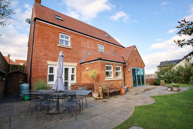 5-bed house on 27, Shearwater Road, Apsley, £900,000