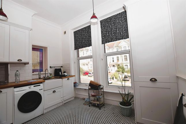 Flat 2, 11, Priory Avenue, Hastings photo 4