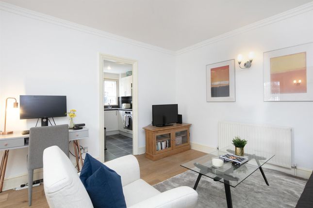 Flat for sale in Camberwell New Road, Camberwell