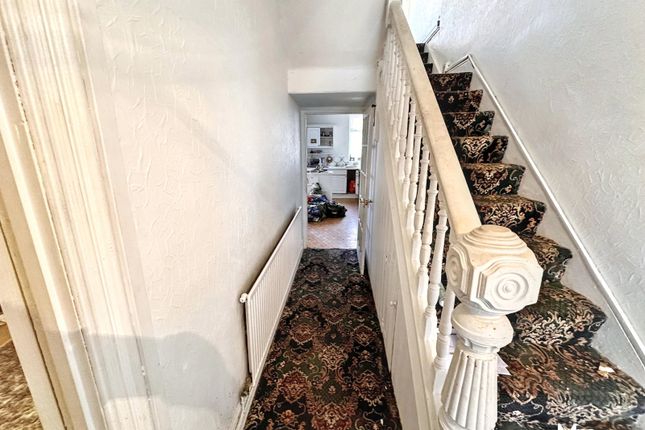 105, Pant Yr Heol, Neath photo 3