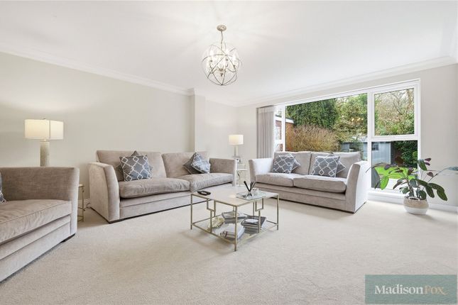 13, Garden Way, Essex photo 3