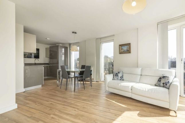 Flat 30, Goldfinch Court, 713A, Finchley Road, London photo 3