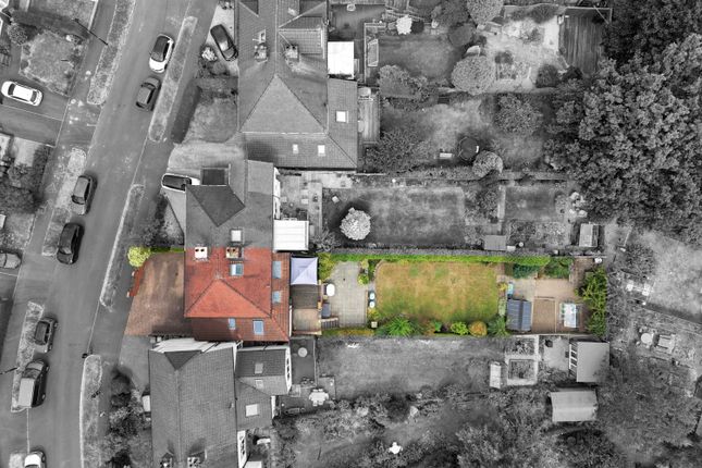 22, Abbeydale Park Crescent, Sheffield photo 2
