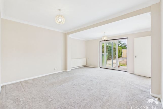 20 Bedford Gardens, Hornchurch photo 2