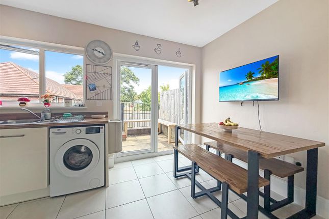 59, Foxglove Close, Newton Abbot photo 3