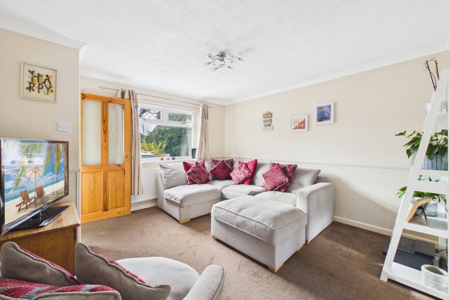 28, Naomi Close, Chester photo 2