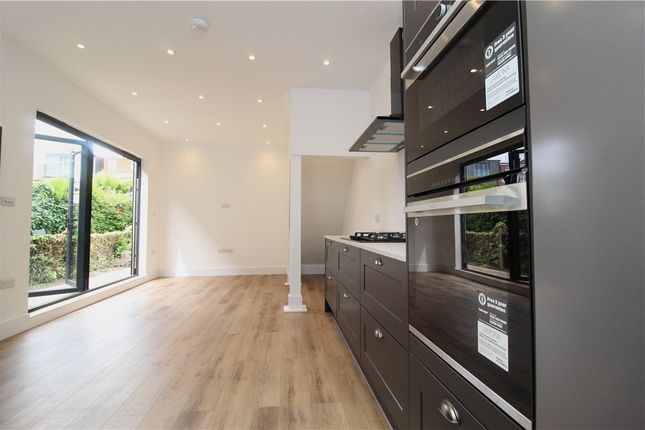 48, Lawrence Road, Ealing photo 2
