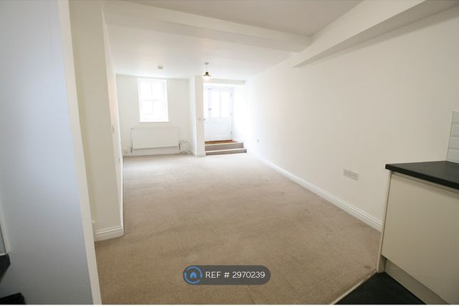 Flat, Military Road, Colchester photo 2