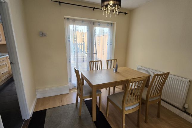 Terraced house to rent in Beake Avenue, Radford, Coventry