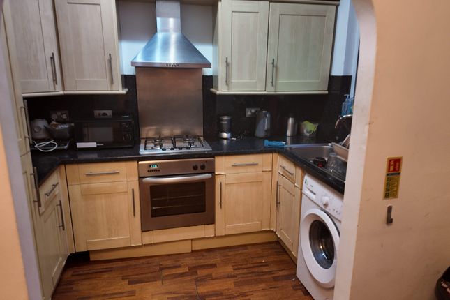 257, Torridon Rd, London photo 4