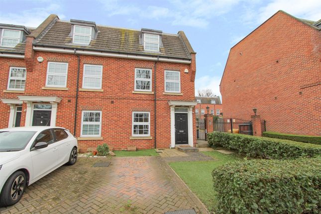 Thumbnail Town house for sale in Langley Park Road, Sutton