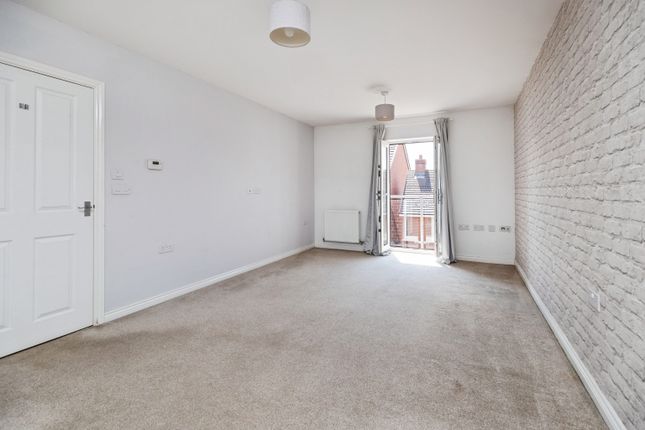 Flat 7, 63, Santa Cruz Avenue, Newton Leys, Milton Keynes photo 2