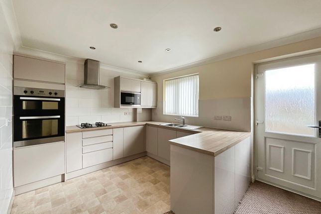 15, Morley Place, Conisbrough, Doncaster photo 2