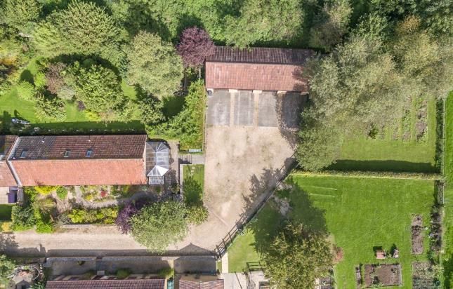 East Chinnock Yeovil Somerset Ba22 3 Bedroom Barn Conversion