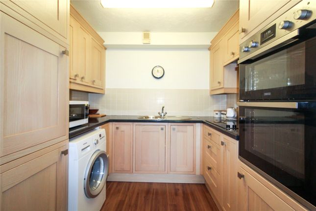 Flat 13, Oakham Court, 135, Manchester Drive, Essex photo 3