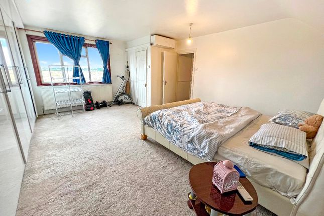 Semi-detached house for sale in Burns Way, Hounslow