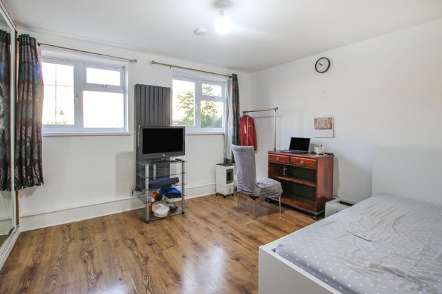 2, Birkdale Court, Southall photo 4