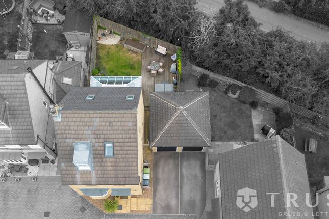 28 Springfield Court, Liversedge photo 2
