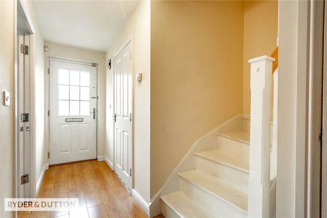 23, Saddlecote Close, Manchester photo 2