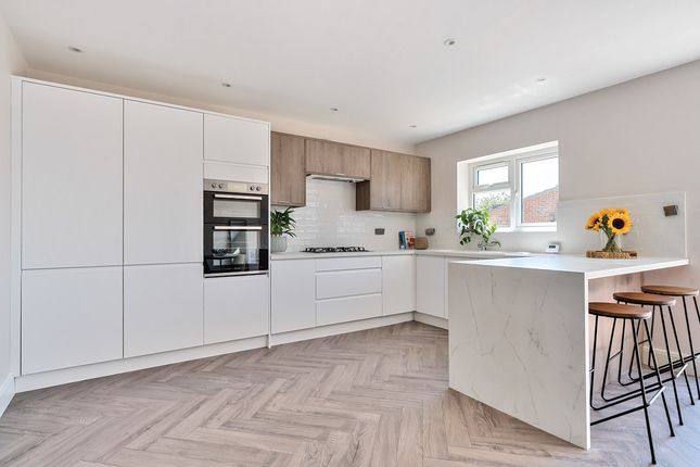 142, The Crossway, Fareham photo 4