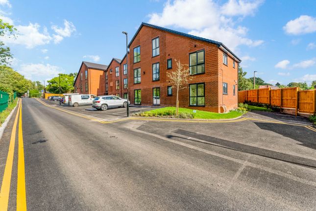1-bed flat on 19 The Poppies, Ward Drive, Manchester, £1,150/mo