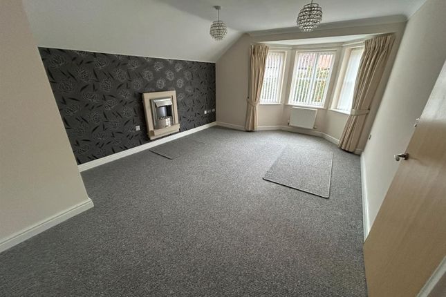 Cwrt Peris, Apartment 8, Colwyn Crescent, Colwyn Bay photo 3