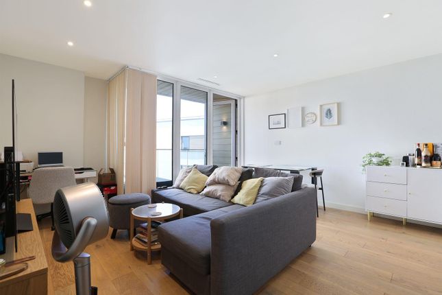Flat 67, 50, Dara House, Capitol Way, London photo 4