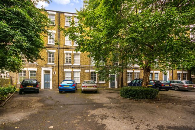2-bed flat on Lomond Grove, Camberwell, £350,000